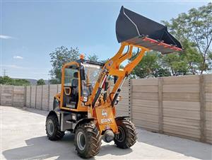 New Giant 908 front loaders available