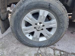 Nissan 17" Rims 