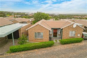 Townhouse For Sale in Halfway Gardens