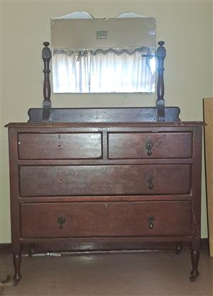 Solid Wood Vintage Dresser with Mirror