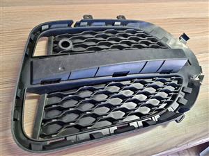 2018 JAGUAR F PACE FOGLIGHT COVER RIGHT SIDE FOR SALE IN GOOD CONDITION
