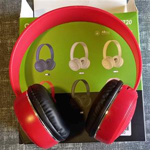 NEW SET OF BLUETOOTH HEADPHONES