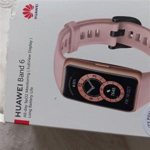 Huawei band 6 pink in col 