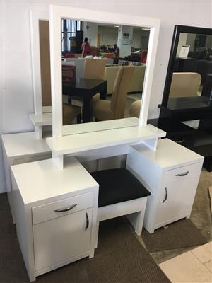 Monte-Carlo Dressing Table