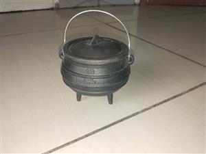 Small 1 litter Traditional pot for sale