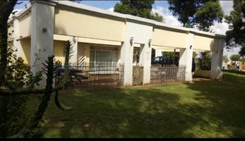 Cottage on plot to rent 