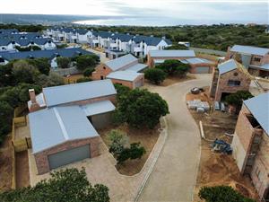 Townhouse For Sale in Still Bay West