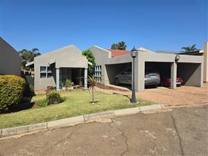 Townhouse For Sale in Van Riebeeck Park