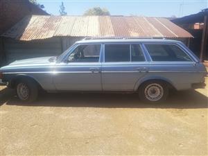 Mercedes Station wagon