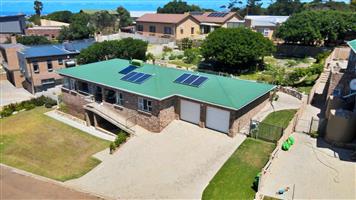 House For Sale in Still Bay West