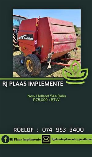 New Holland 544 Baler