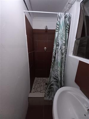 insuite room for rental in naturena ext 19