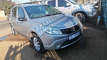 Renault sandero 1.6 2010