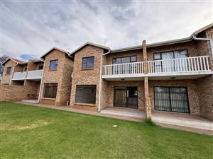 Townhouse For Sale in Hadison Park