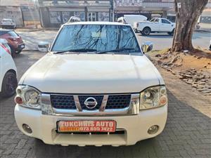 2019 NISSAN NP300 2,4 85000KM PETROL  WHITE COLOUR CODE 2 MANUAL 