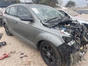 2012 Q7 3.0 tdi (CRC engine) stripping for spares.