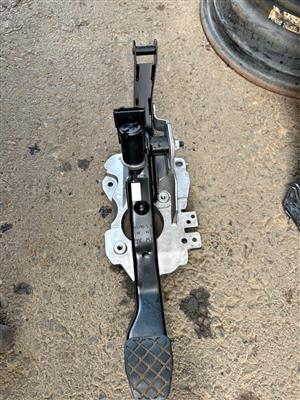 VW Golf 5 Brake Pedal For Sale @Circle 7 Used Parts Call or WhatsApp 