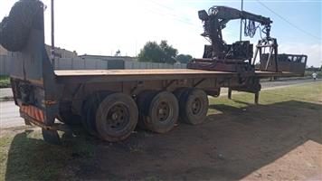 Brick trailer Besset Bodies Trailer with Kennis Crane with own engine