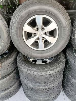 Toyota Hilux 16inch (WITH USED TYRES)