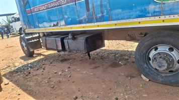 Nissan UD 100 truck stripping for parts