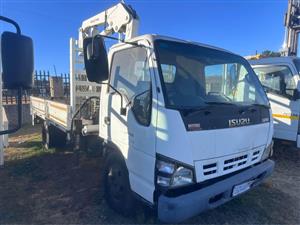 2006 Isuzu NPR400 4 ton dropside crane truck
