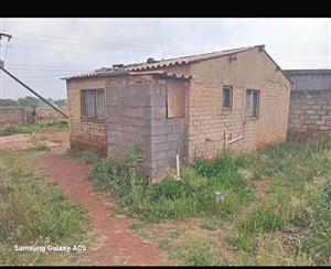 BRAAMFISHER HOUSE IN PHASE 2 WITH A HUGE STAND AND A TITLE DEEDS FOR SALE