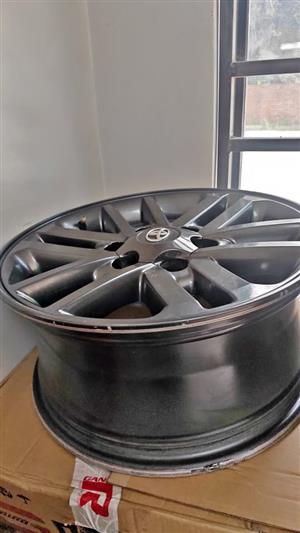 Toyota Hilux/D4D/Fortuner 17inch Original mags set