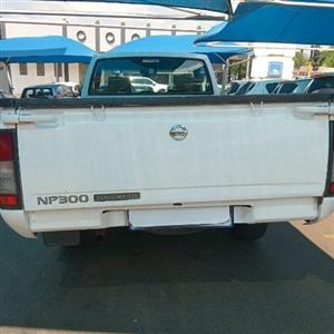 Nissan np300 2.5
