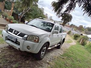 2010 Nissan 2.4 petrol NP300 