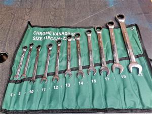 Spanner /ratchet combination, 11 piece spanner and ratchet set 8mm---22mm