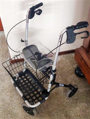 4 Wheel Deluxe Rollator @ R1000-