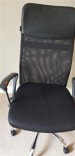 OFFICE CHAIRS AS NEW