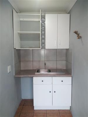 Bachelor room to rent is avail in Kempton Park, Rhodesfield