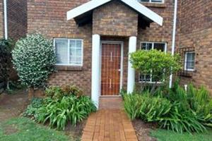 Townhouse For Sale in Van Riebeeck Park