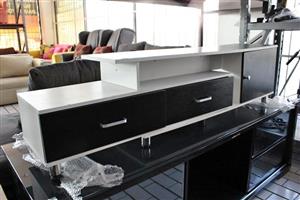 BLACK AND WHITE EXTENDABLE PLASMA STAND S066017C