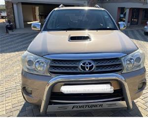   2009 Toyota fortuner D4D YesDisc up to dat