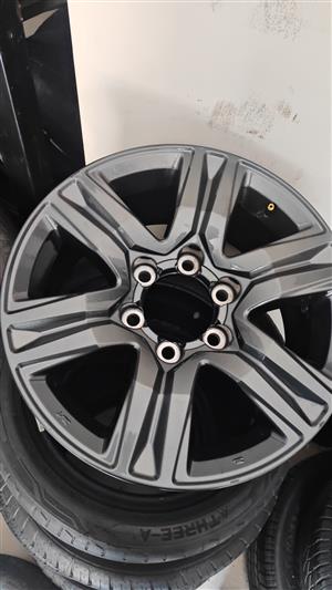 17inch Toyota Hilux/Fortuner origina mag to use for spare wheel 