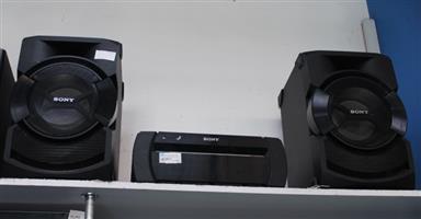 SONY HCD-SHAKE X10 H/THEATRE SYSTEM W/REMOTE (S066821A)