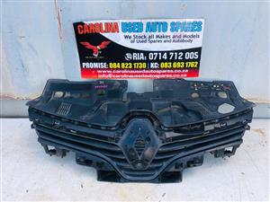 Renault Clio 4 facelift radiator grill (no badge)