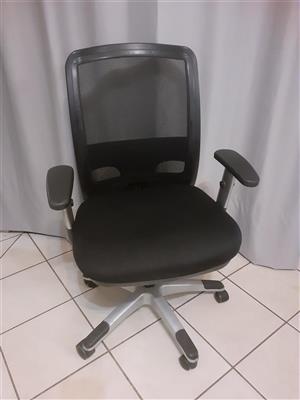 Black office chair
