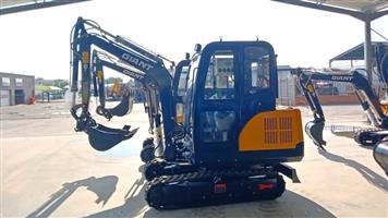 New Giant LY30 mini excavators