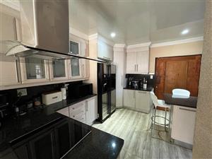 House For Sale in Roodekop