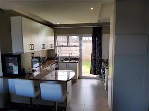 Apartment For Sale in Sunnyridge