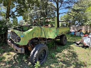 mercedes unimog  comes with 352 engine