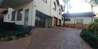 A room in a spacious secure commune in a quiet suburb available on 1st August 2019 for R2500.00pm and R 2000.00pm 