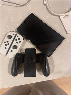 Nintendo Switch Console – Fully Working + Mario Kart 8 Deluxe
