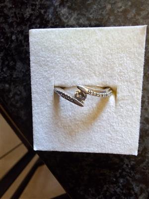 STERNS 925 STERLING SILVER RING FOR SALE