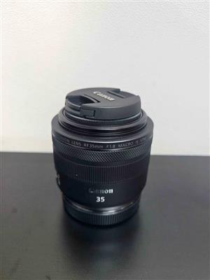 Canon RF 35mm f/1.8 IS Macro STM lens