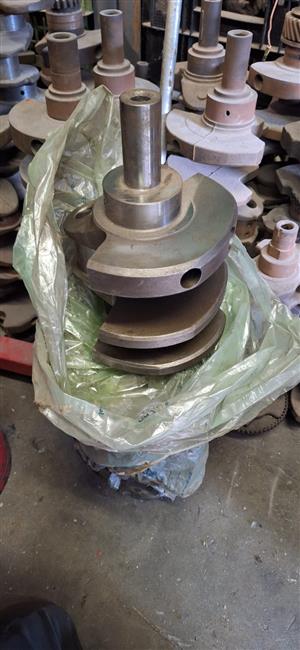 Pontiac 350/400 new eagle crank.. with set of tappetcover spreader bars