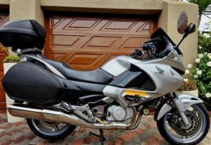 2012 HONDA NT 700CC SPORTS TOURER 